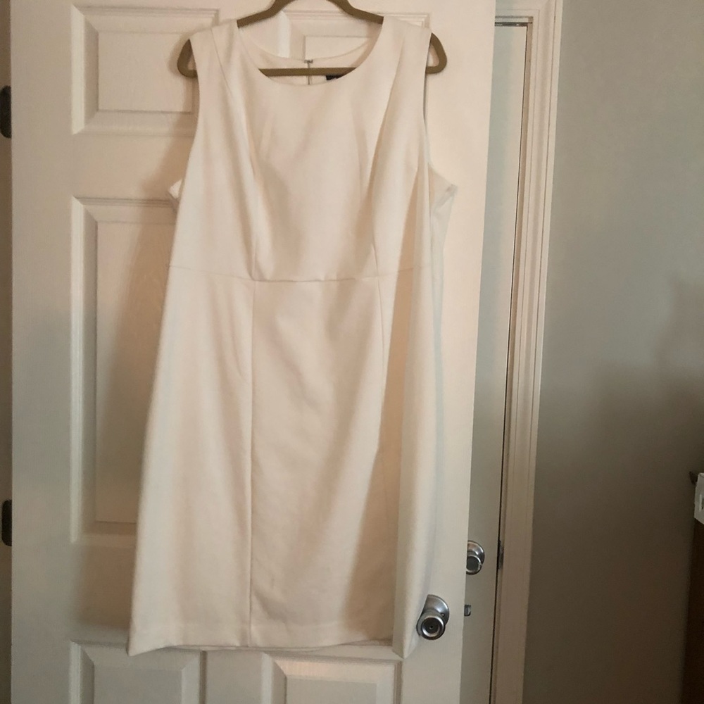 White sleeveless dress